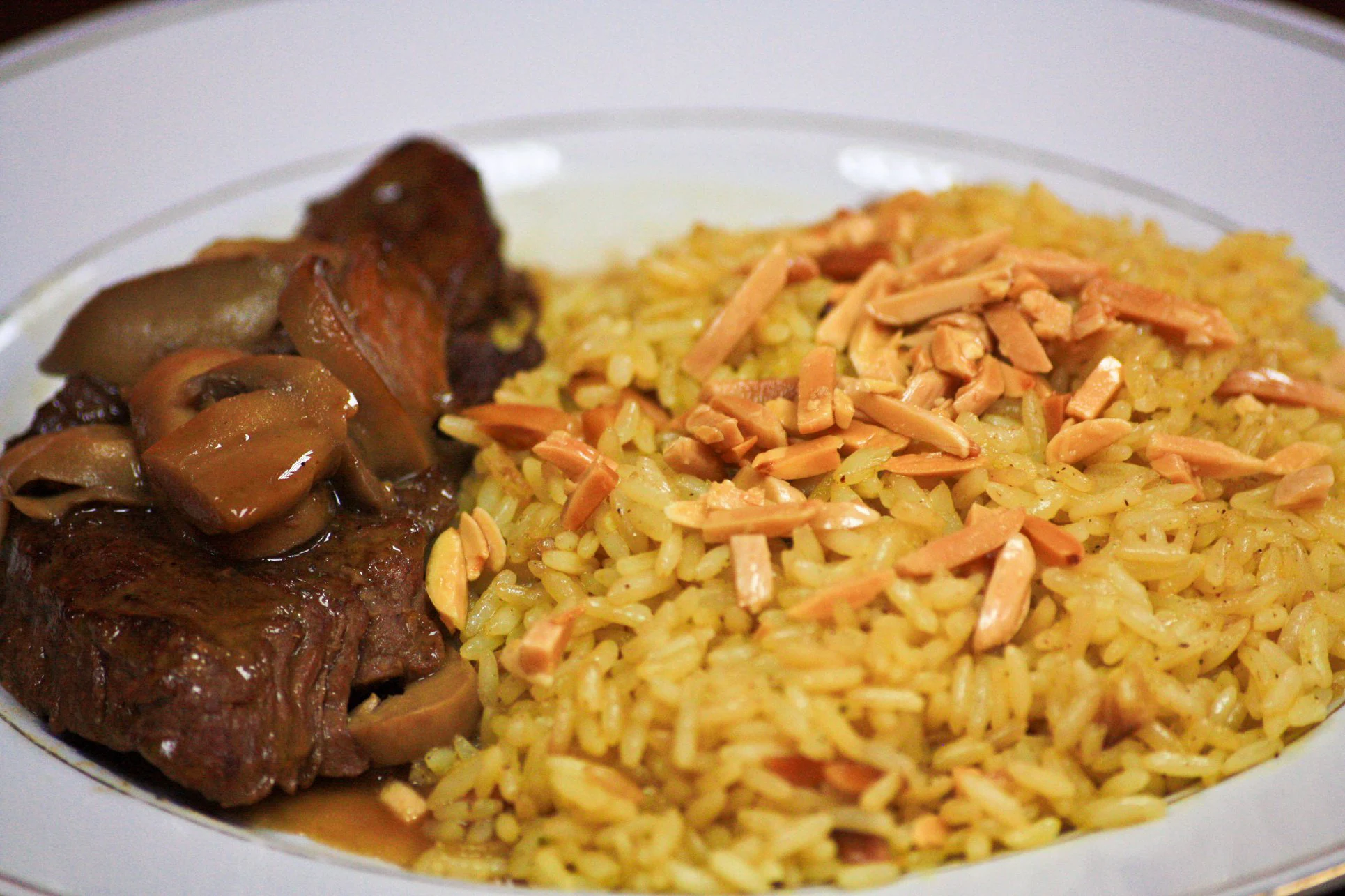 Azize Deli & Cocina árabe